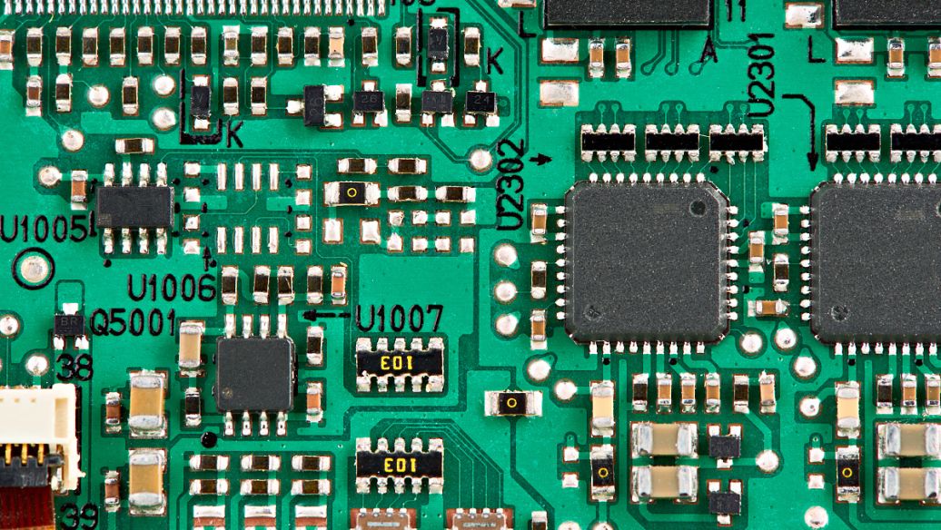 What are the reasons for the broken processing holes on PCB circuit boards?advantages of single side
